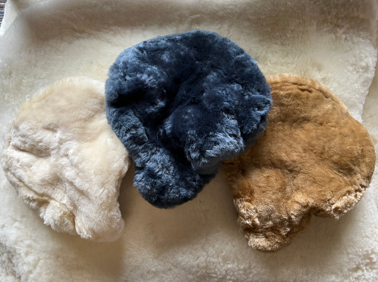 Bicycle saddle covers made of sheepskin