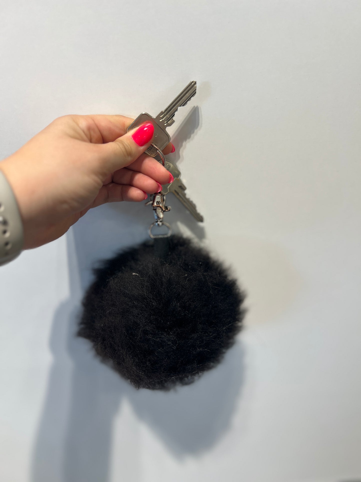Schapenvacht pom pom sleutelhanger